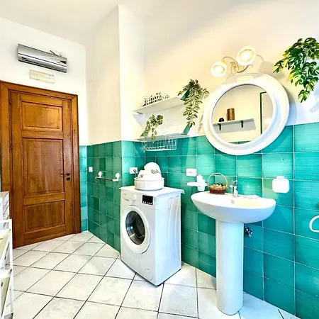 Semesterbostad Charming House In
