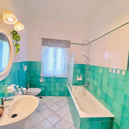 Charming House In Semesterbostad Sant'Agnello